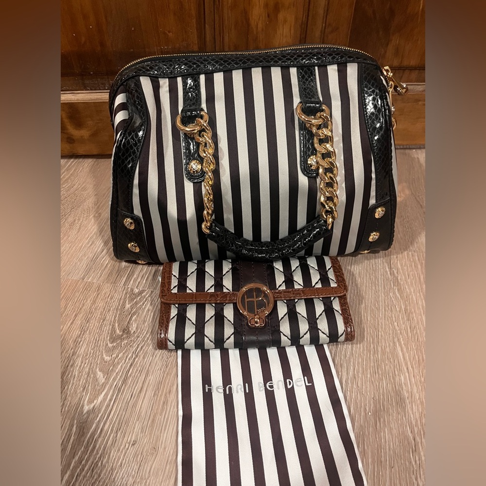 Vintage Henri Bendel barrel bag and matching wallet